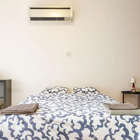 Old Town Apartment *